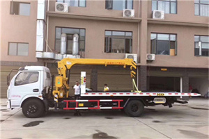 锡林郭勒附近汽车轮胎更换