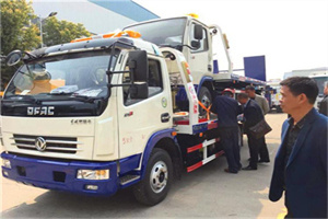 锡林郭勒汽车道路救援拖车价格